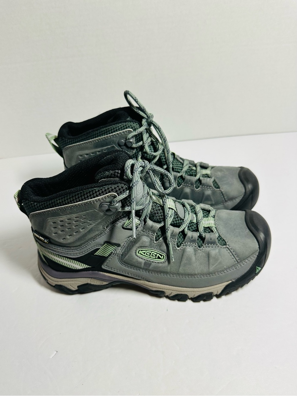 KEEN Targhee III Mid WP Hiking Boots Women’s Size 8.5 – Waterproof Trail Shoes